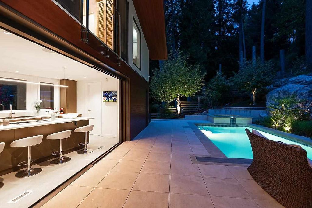 Sophisticated-yet-Natural-West-Vancouver-Home-embracing-a-lavish-lifestyle-aims-for-C5195000-14