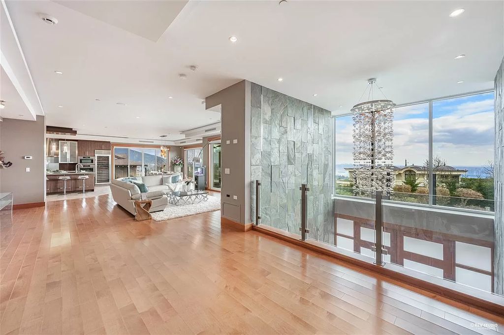 The Spectacular Custom Built Contemporary Home in West Vancouver has panoramic Ocean, City & Mountain views now available for sale. This home located at 1113 Gilston Rd, West Vancouver, BC V7S 2E7, BC, Canada