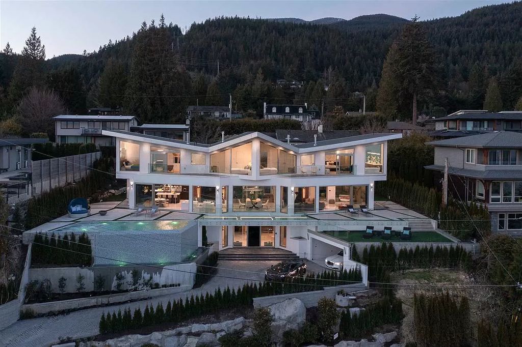 The Spectacular Flying Eagle-Shaped Residence in West Vancouver is a truly spectacular ultra-luxury residence now available for sale. This home located at 4129 Burkehill Rd, West Vancouver, BC V7V 3M3, Canada