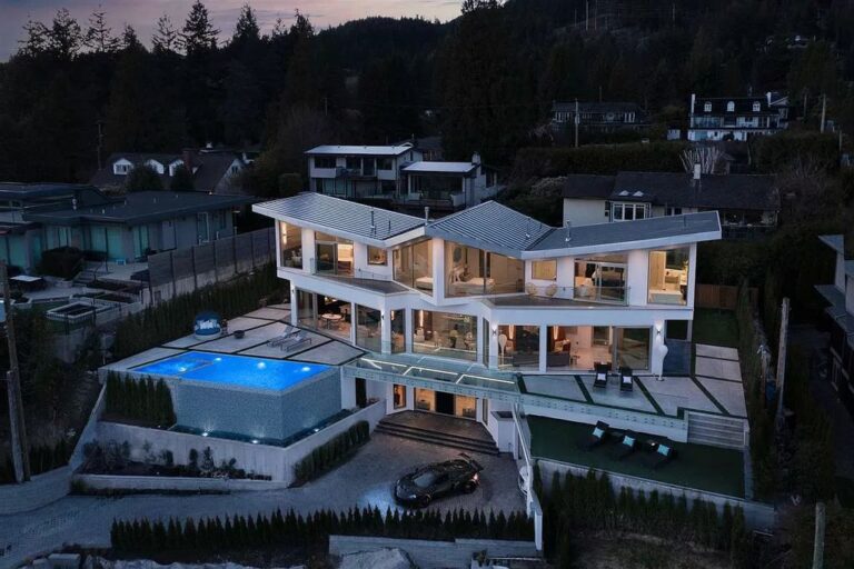 Spectacular Flying Eagle-Shaped Residence in West Vancouver Enjoying Opulence Lifestyle asks C$9,980,000