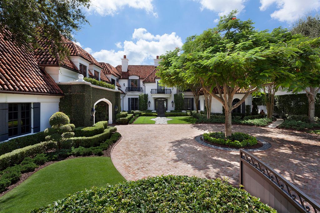 This Sprawling Provence - Inspired Villa in Boca Raton, Florida was executed by prestigious Mark Timothy Inc in 2003 and designed by Marc Michaels. The harmony of the inside & outside of the house is very impressive