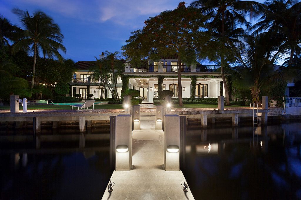 This Sprawling Provence - Inspired Villa in Boca Raton, Florida was executed by prestigious Mark Timothy Inc in 2003 and designed by Marc Michaels. The harmony of the inside & outside of the house is very impressive