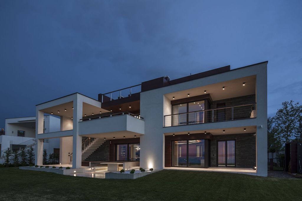 Stunning Duplex Lakeside Home in Balatonboglár by Tóth Project