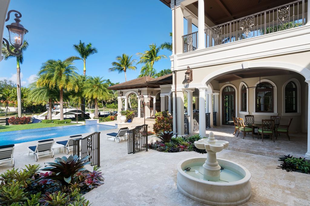 Stunning European waterfront house in Florida with direct access to Biscayne Bay