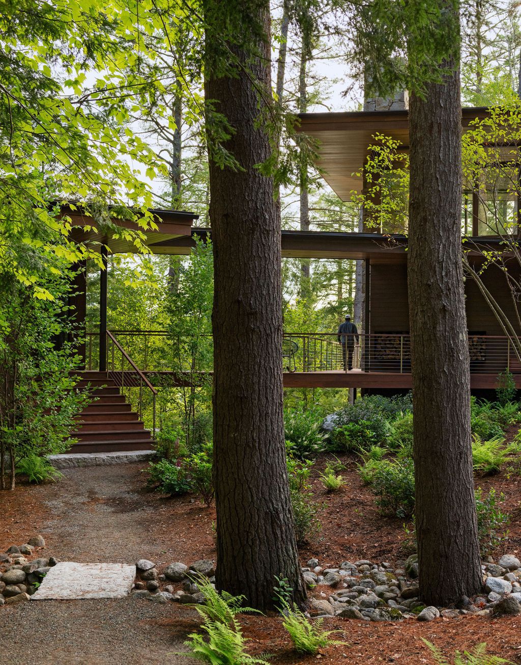 Stunning Shoreland Overlook Residence by Murdough Design Architects