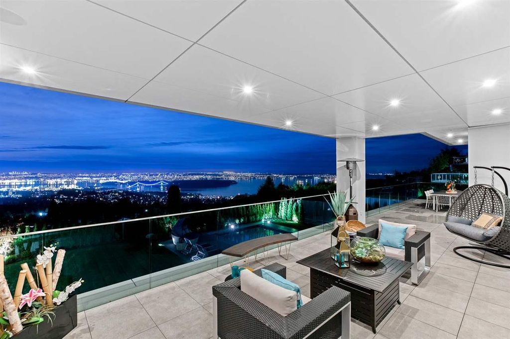 Sumptuous-West-Vancouver-Villa-with-Sensational-Views-listed-for-C18800000-11