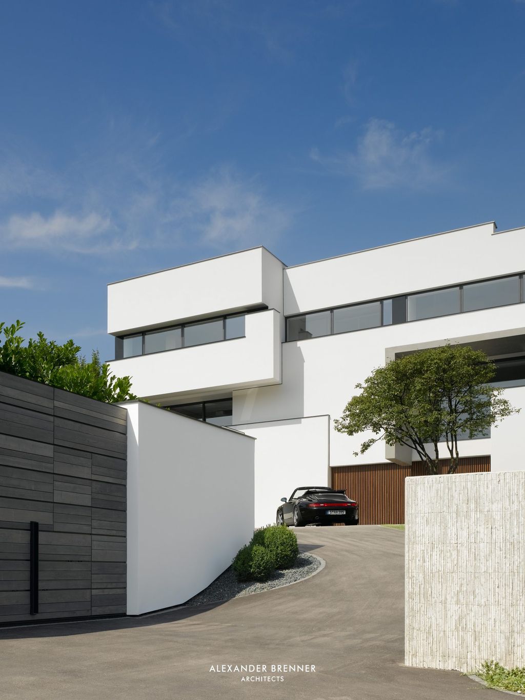 The Elegant House Strauss in Stuttgart by Alexander Brenner Architects