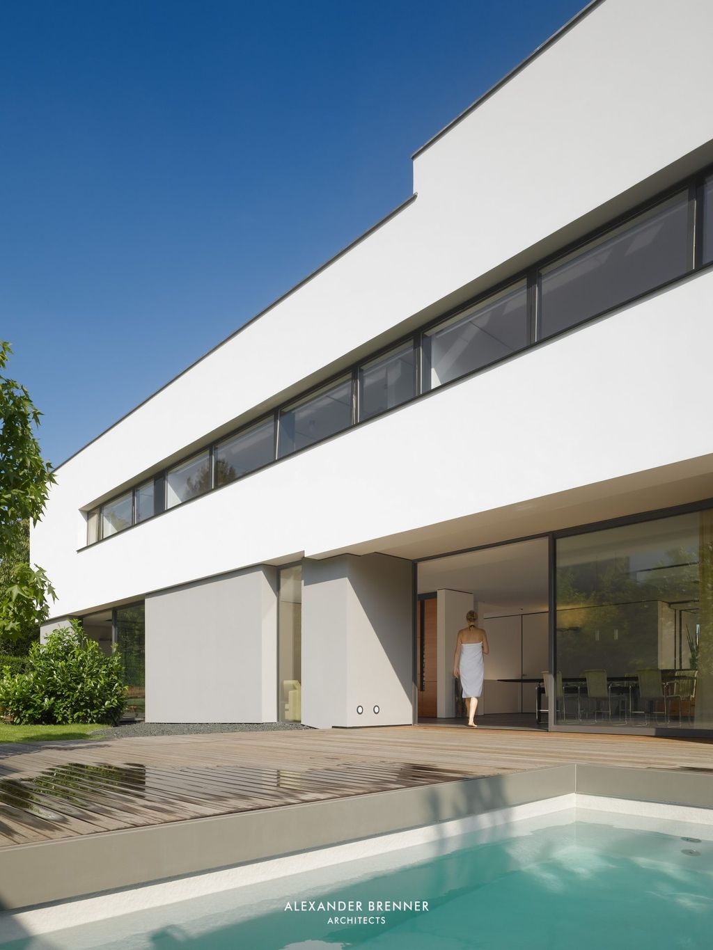 The Elegant House Strauss in Stuttgart by Alexander Brenner Architects