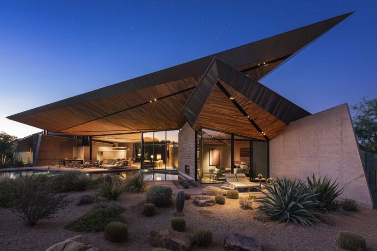 The Most Alluring Home in Arizona has Perfect Setting in Entertainment