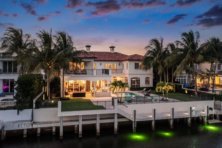 Exquisite Waterfront Estate with Contemporary Design and Custom ...