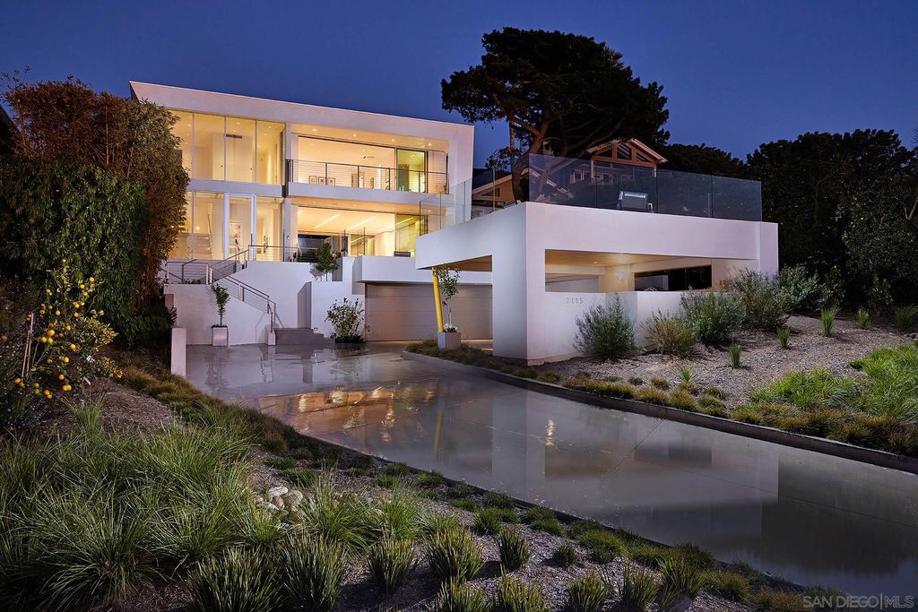 This-13495000-Del-Mar-Home-is-Exceptional-Luxury-Lifestyle-with-Magical-Ocean-Views-2