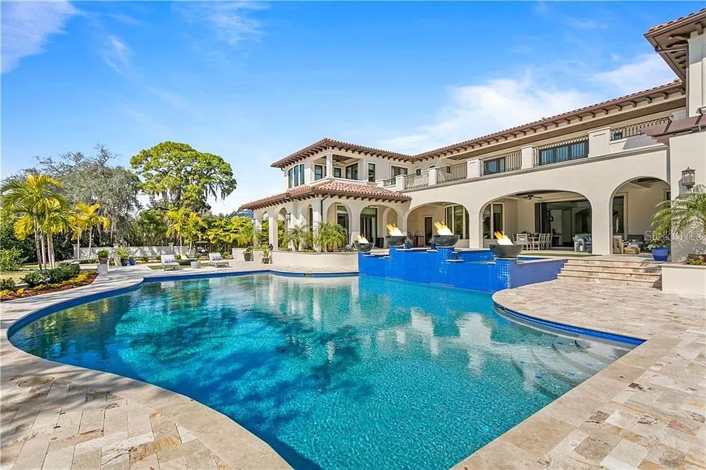 This-14000000-Mediterranean-Villa-in-Tampa-is-Truly-Exquisite-Tropical-Retreat-9