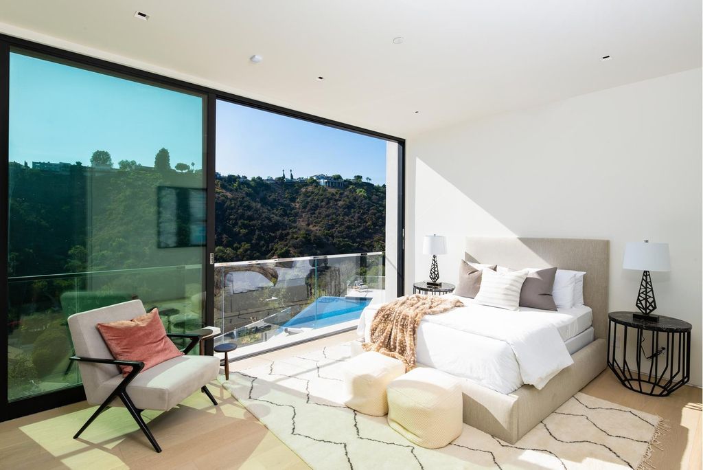 This-14990000-Bel-Air-Home-designed-with-Dramatic-Indoor-and-Outdoor-Flow-12