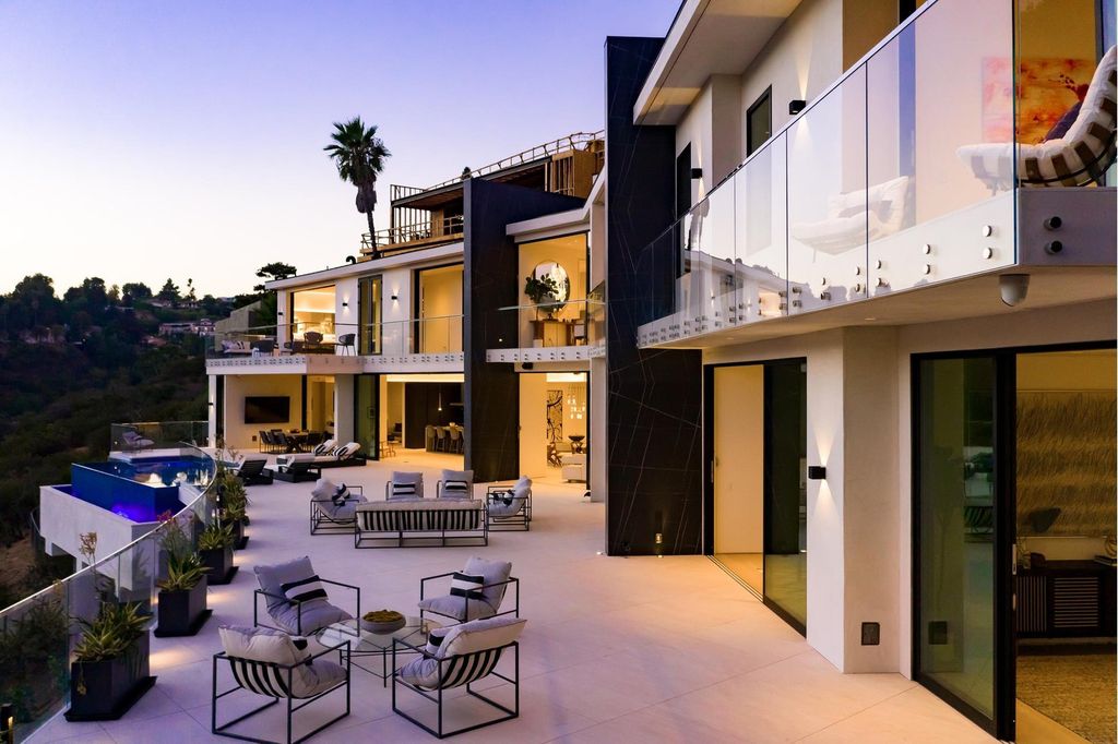 This-14990000-Bel-Air-Home-designed-with-Dramatic-Indoor-and-Outdoor-Flow-28