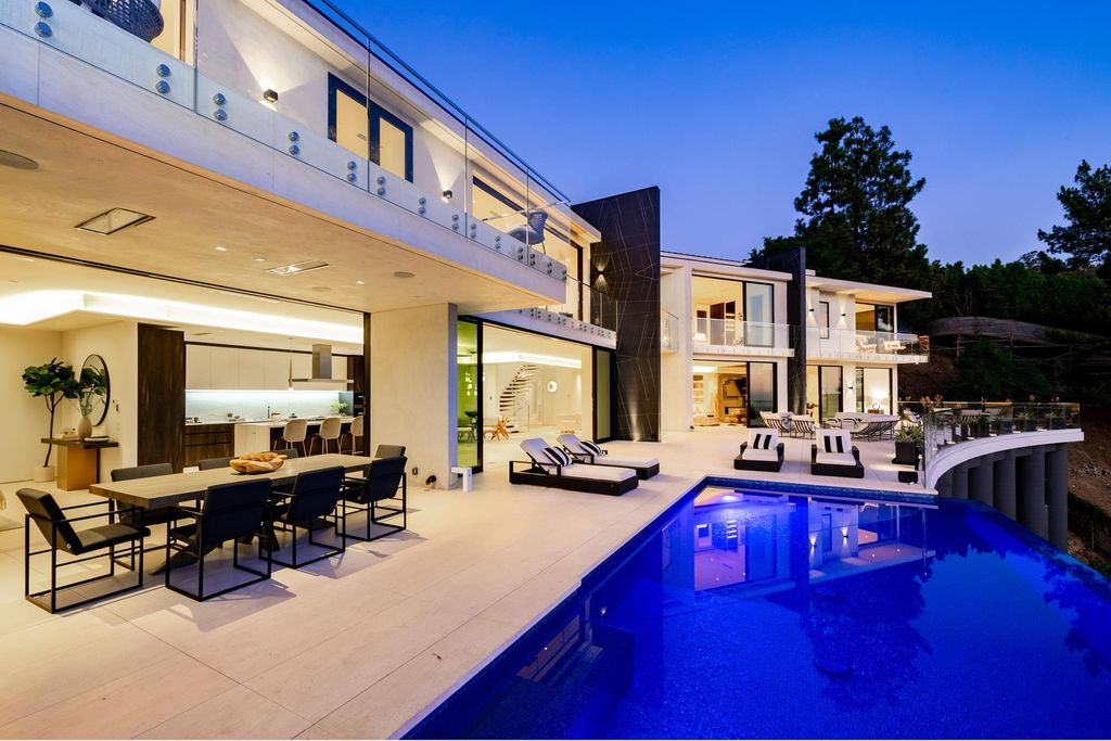 This-14990000-Bel-Air-Home-designed-with-Dramatic-Indoor-and-Outdoor-Flow-29