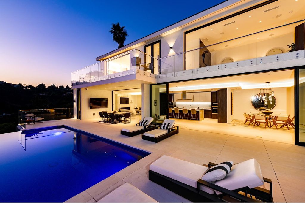 This-14990000-Bel-Air-Home-designed-with-Dramatic-Indoor-and-Outdoor-Flow-32