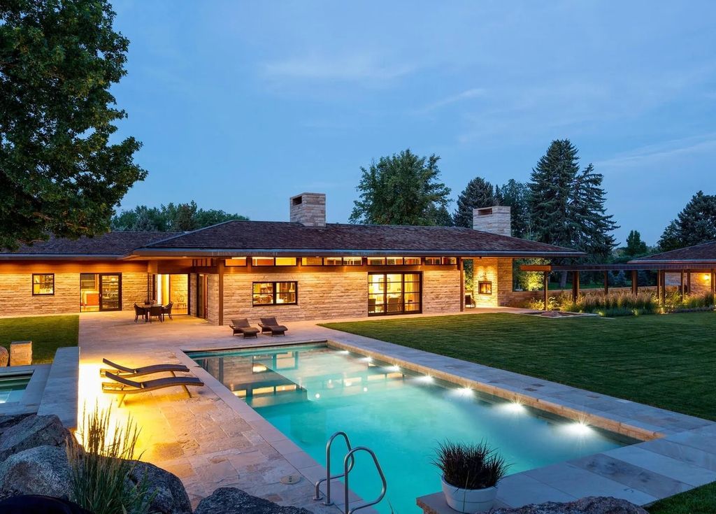 This-21500000-Stunning-Contemporary-Home-in-Colorado-has-Expansive-Perennial-Gardens-2