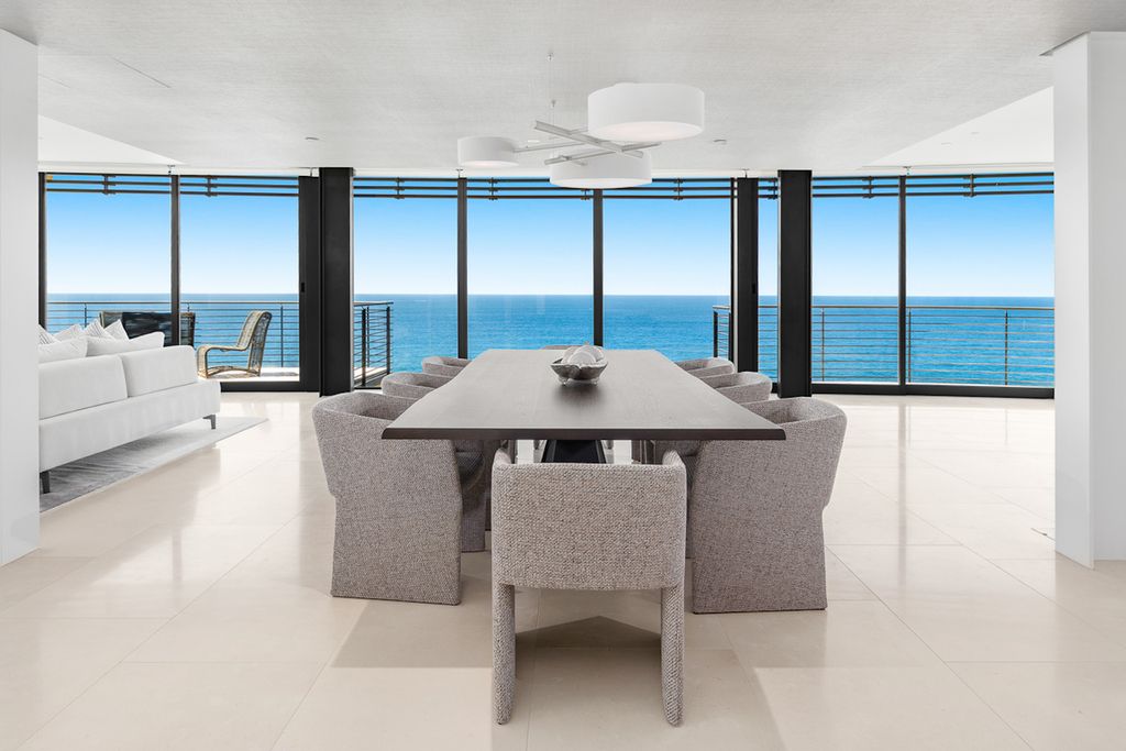 This-25000000-Laguna-Beach-Home-on-A-Stunning-Promontory-with-Breathtaking-Views-12