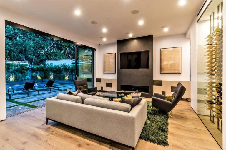 This $4,495,000 Los Angeles Home sets New Standard for Luxury Living