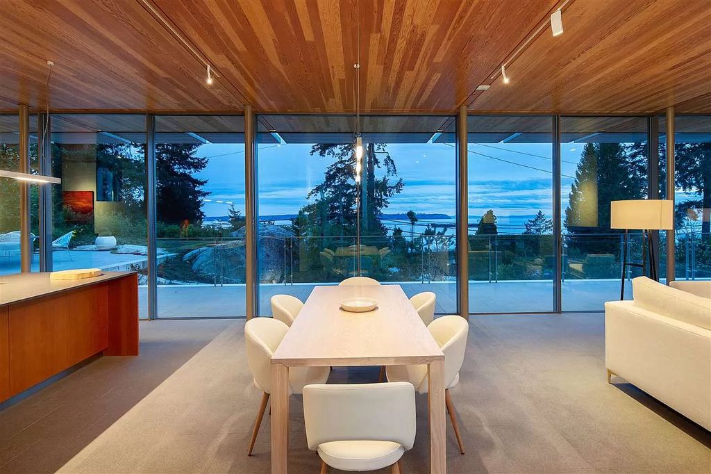 Tranquility-and-Serene-by-the-Sea-Villa-in-West-Vancouver-Selling-for-C9790000-15