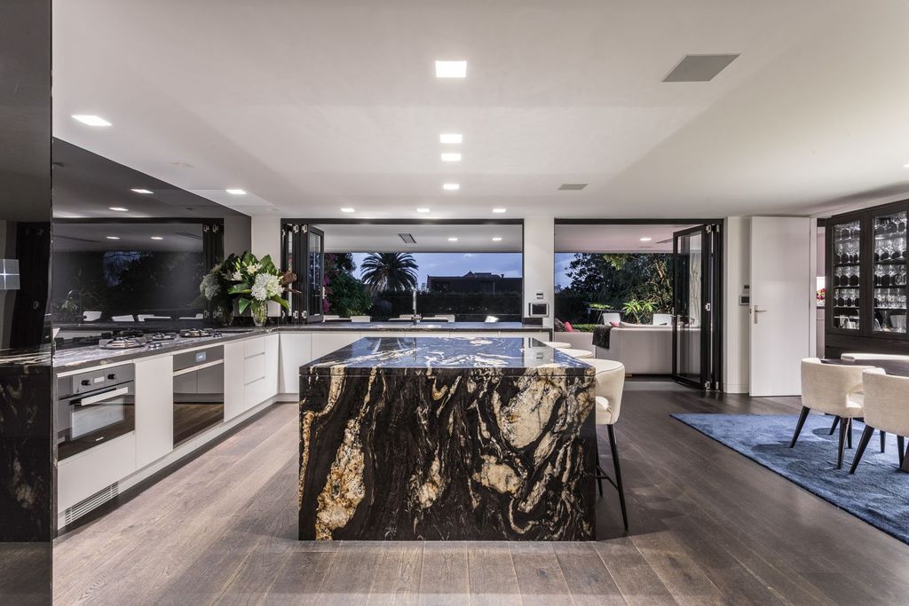 Two-level-Mosman-home-in-New-South-Wales-with-striking-view-for-Sale-5