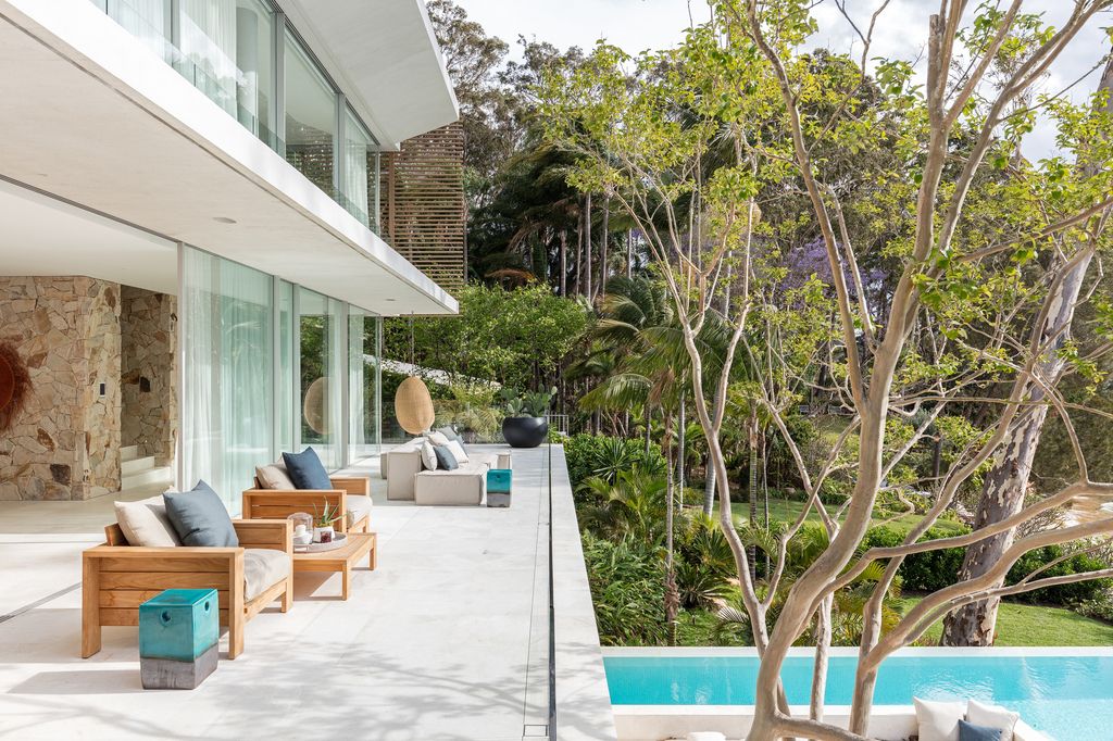 Waterfront Retreat House with Beautiful Nature by Koichi Takada Architects