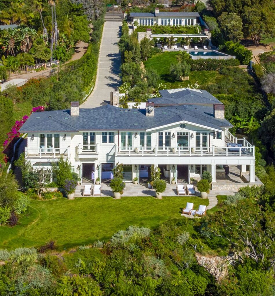 The Retreat in Malibu is a newly-constructed gated and private bluff-top property with panoramic ocean views now available for sale. This home located at 33740 Pacific Coast Hwy, Malibu, California