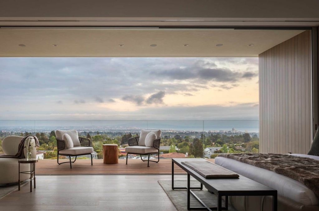 The Modern Mansion in Pacific Palisades perched high above the Pacific Ocean in the highly coveted Palisades Upper Riviera now available for sale. This home located at 1638 Casale Rd, Pacific Palisades, California