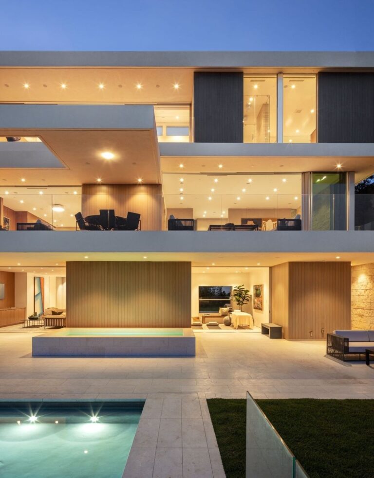 $26,000,000 Brand New Modern Mansion in Pacific Palisades hits market