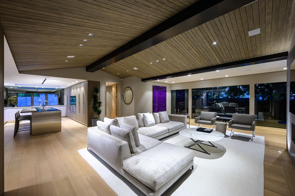 The Los Angeles Home is a chic property is located in the prime Bird Streets offers a wonderful indoor outdoor entertainment flow now available for sale. This home located at 8808 Thrasher Ave, Los Angeles, California