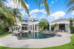 $7,950,000 Palm Beach Traditional Waterfront Home with Panoramic View