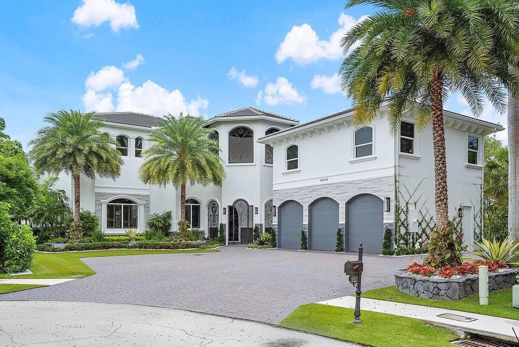 The Waterfront Home in North Palm Beach is a luxurious estate situated in gated Captains Key Community great for entertaining  now available for sale. This home located at 12014 Captains Lndg, North Palm Beach, Florida