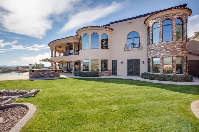 A magnificent Arizona estate has unequaled mountain view asking for $3,549,000