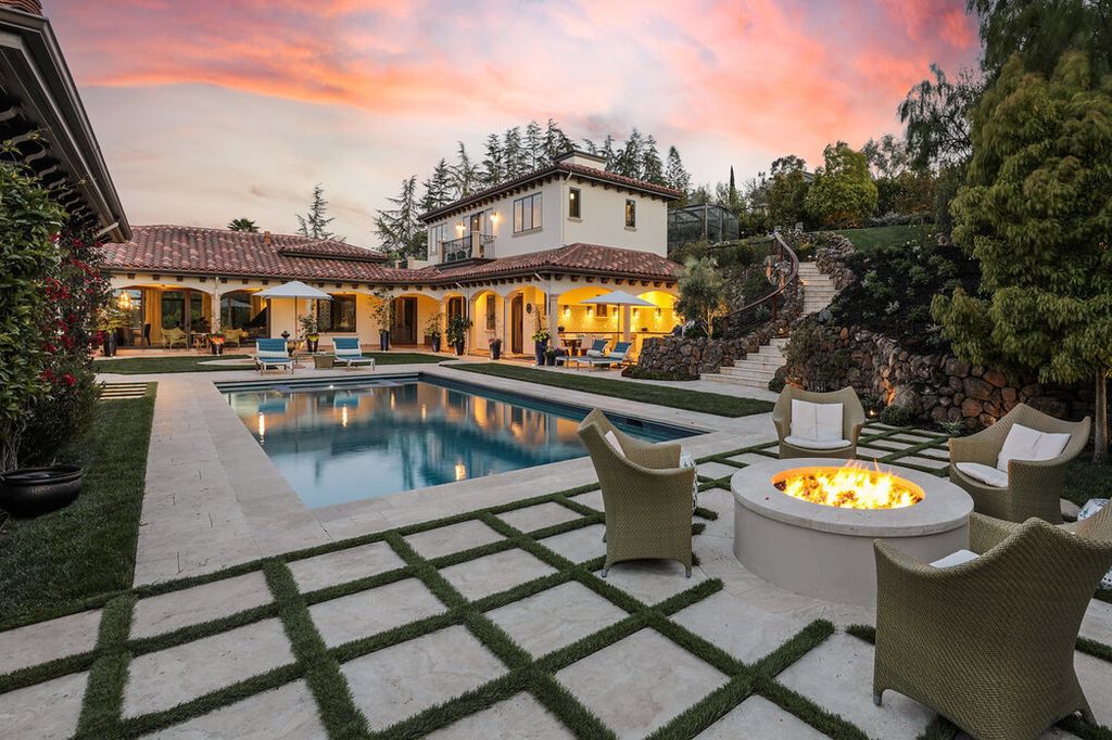 The Home in Palo Alto is a remarkable estate with Bay Views, Vast Level Space maximizing the indoor outdoor California lifestyle now available for sale. This home located at 883 Robb Rd, Palo Alto, California