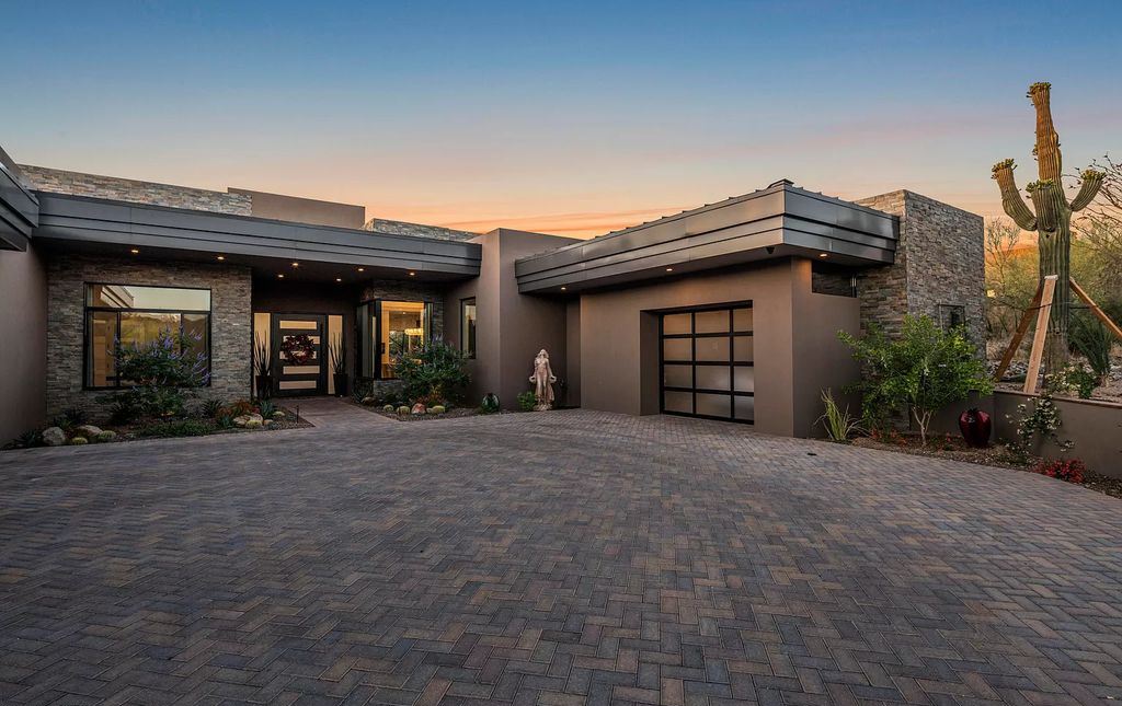 Arizona-newly-built-home-at-Scottsdale-with-Pinnacle-Peak-view-listed-for-5200000-23-1