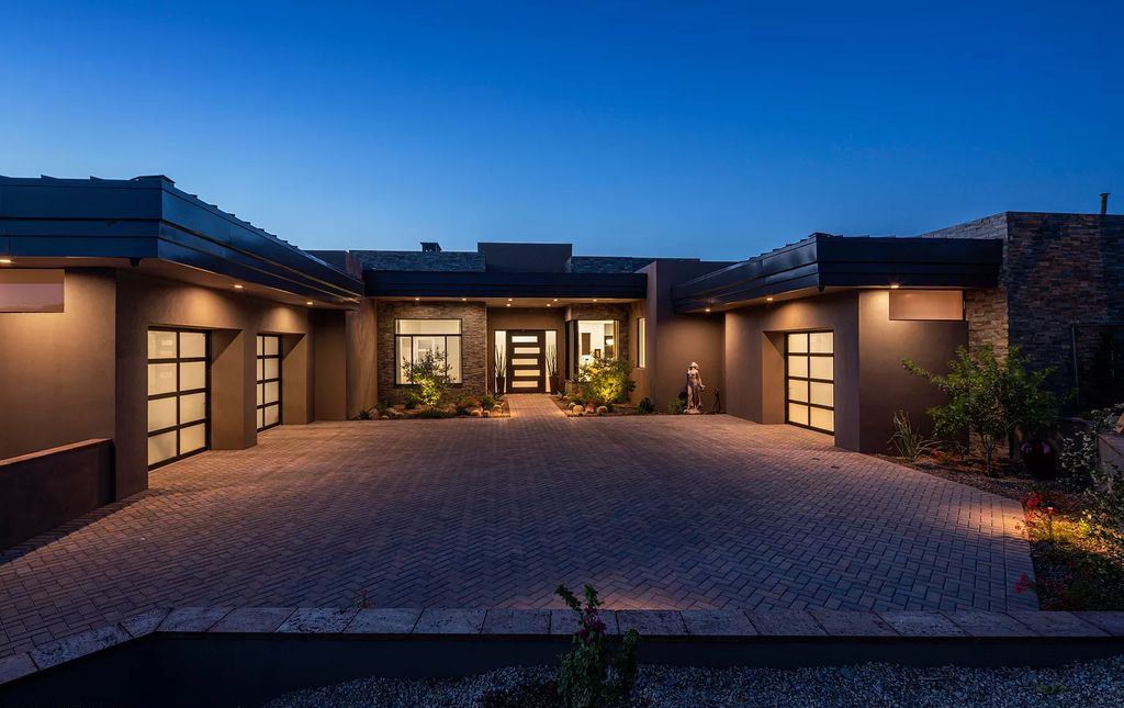Superb Arizona newly built home at Scottsdale with Pinnacle Peak view listed for $5,200,000