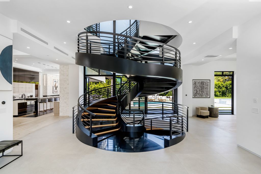 Brand-New-unique-Home-in-Los-Angeles-with-spiraling-staircase-comes-to-Market-at-5995000-18
