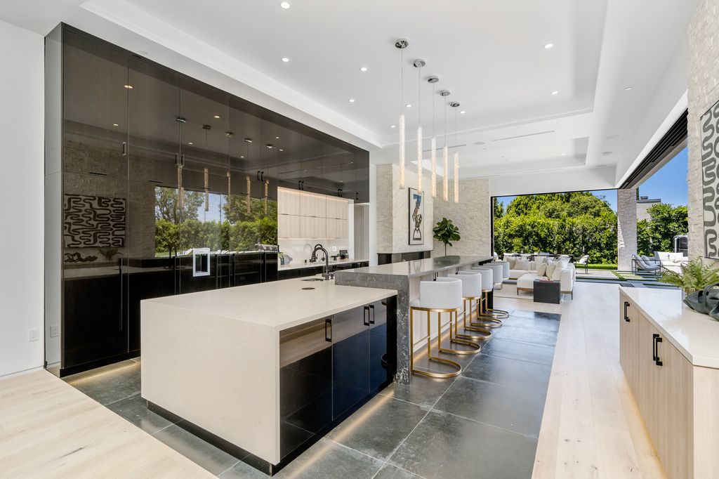 Brand-New-unique-Home-in-Los-Angeles-with-spiraling-staircase-comes-to-Market-at-5995000-19