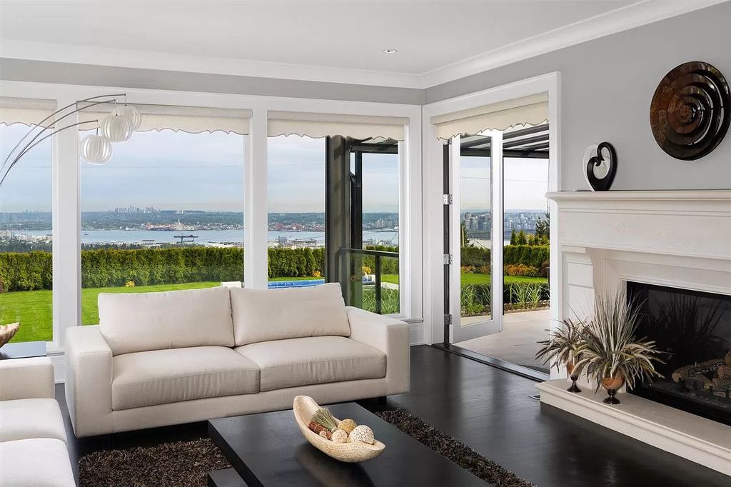 C9980000-Magnificent-Mansion-in-West-Vancouver-Features-Spectacular-Ocean-City-View-3