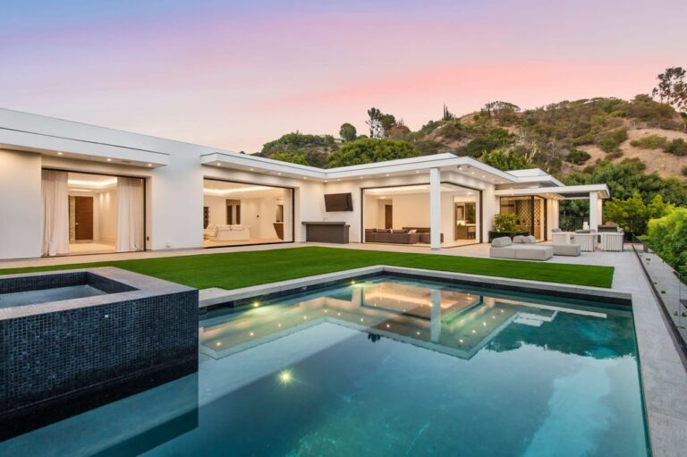 $14.9M Contemporary Home in the most Beverly Hills prestigious enclave