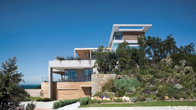 Elegant Plett 6541+2 House, a Beach House in South Africa by SAOTA
