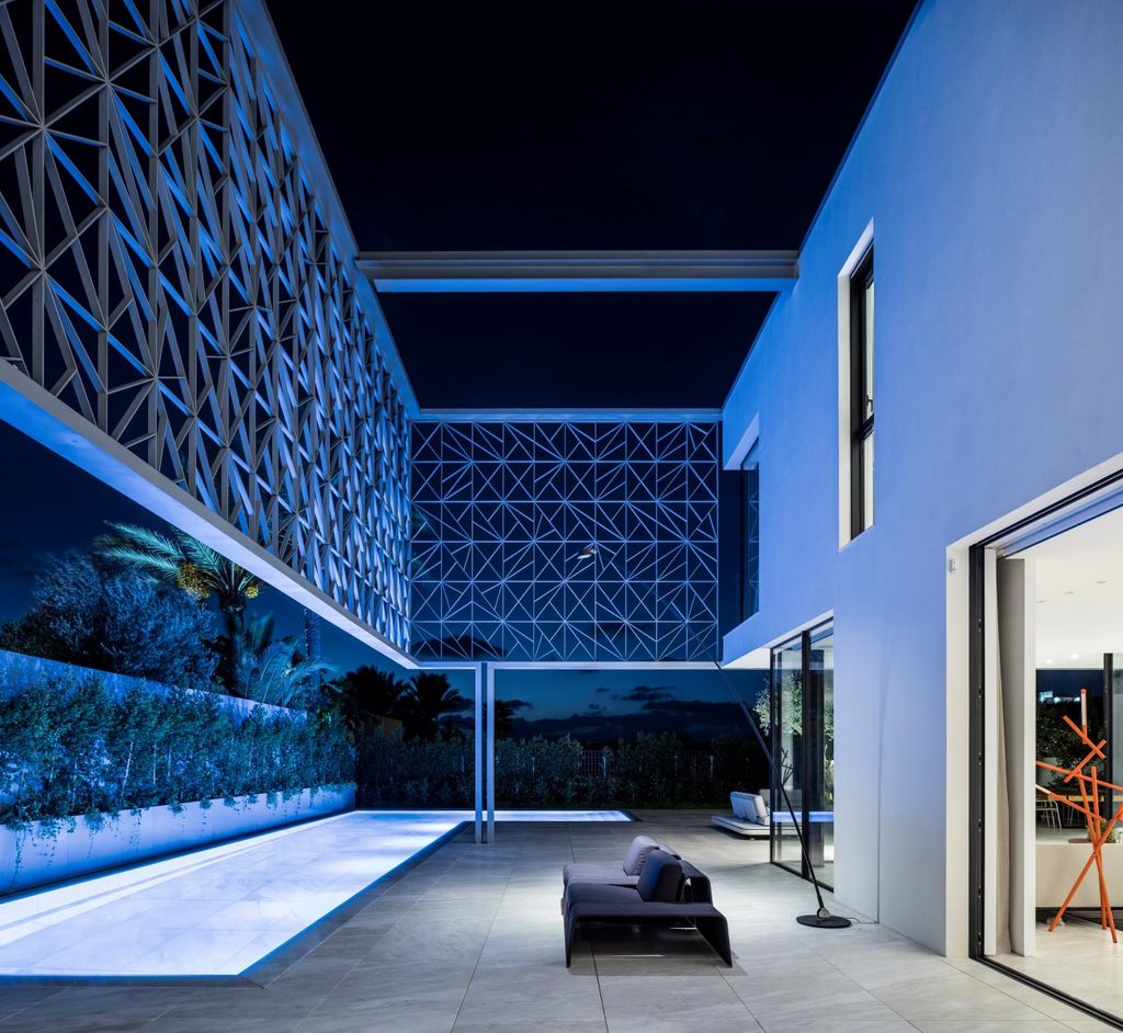 Elegant N2 House in Israel Around Seven Spatial Stages by Pitsou Kedem