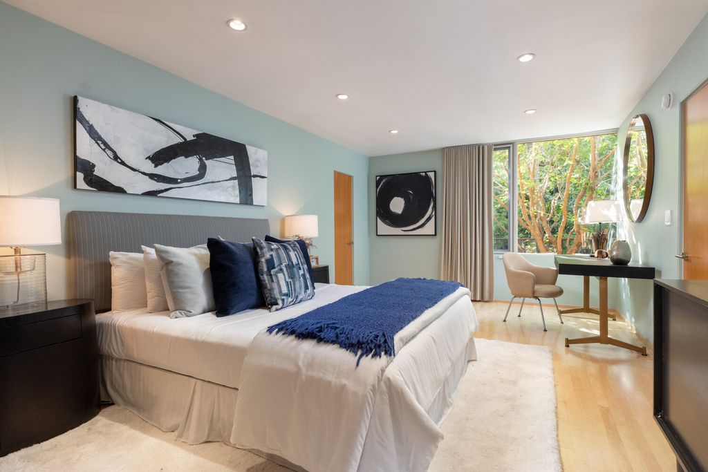 Enjoy-Endless-Beauty-of-A-12750000-Contemporary-Home-in-Santa-Monica-10