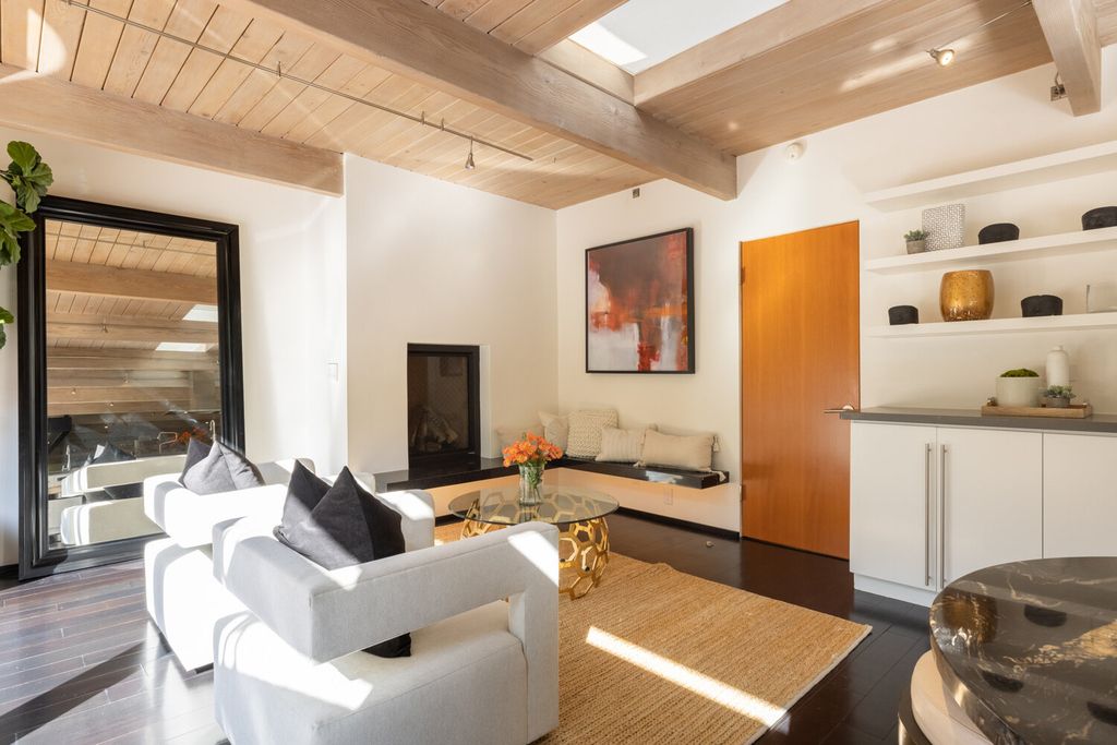 Enjoy-Endless-Beauty-of-A-12750000-Contemporary-Home-in-Santa-Monica-20