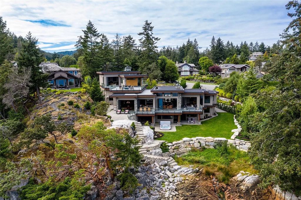 Enjoy-Recreational-Paradise-in-Sprawling-Oceanfront-Nanoose-Bay-House-for-Sale-at-C7599999-23