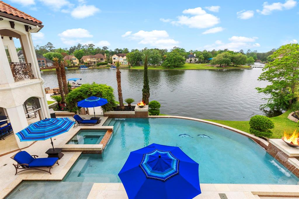 Exceptional-8950000-Custom-Home-in-Texas-comes-with-Fantastic-Water-Views-13