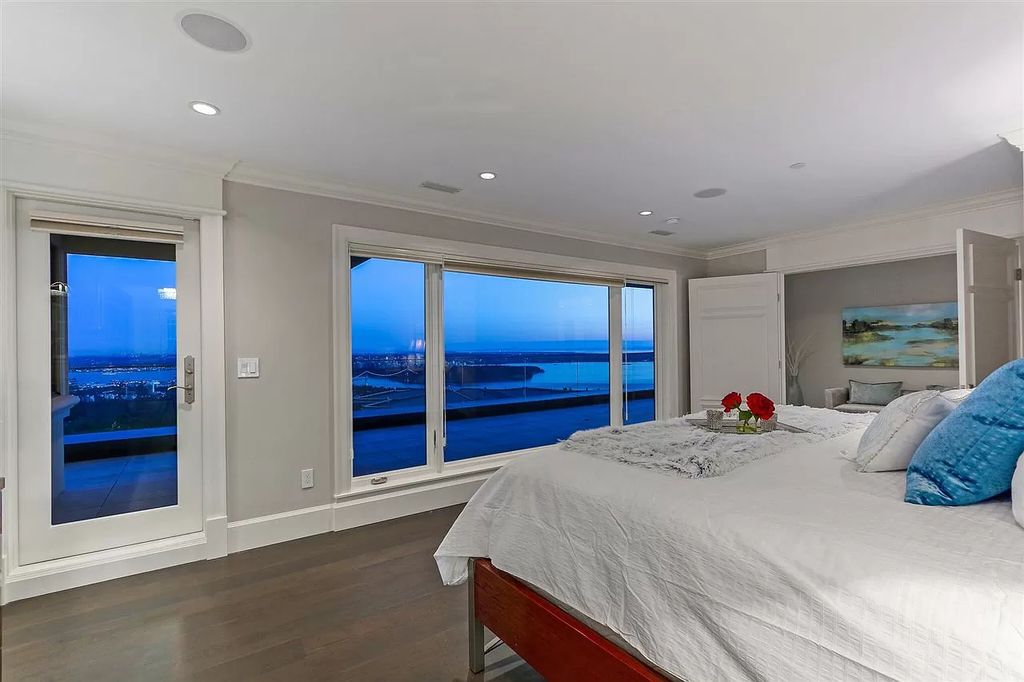 Exquisite-Dream-Home-in-West-Vancouver-with-Breathtaking-and-Sweeping-Ocean-Views-Sells-for-C8680000-14