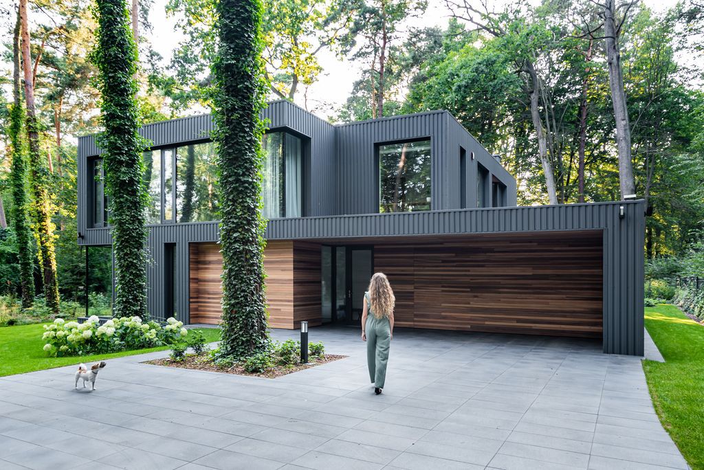 Impressive House Blended Into The Forest in Poland by Z3Z ARCHITEKCI