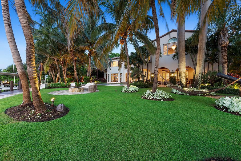 Incredible-Delray-Beach-home-in-Florida-with-over-9.200-Square-feet-of-living-space-1