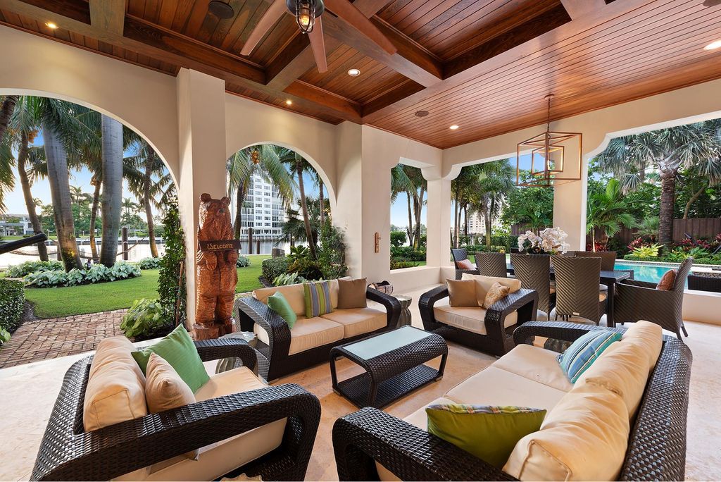 Incredible-Delray-Beach-home-in-Florida-with-over-9.200-Square-feet-of-living-space-4